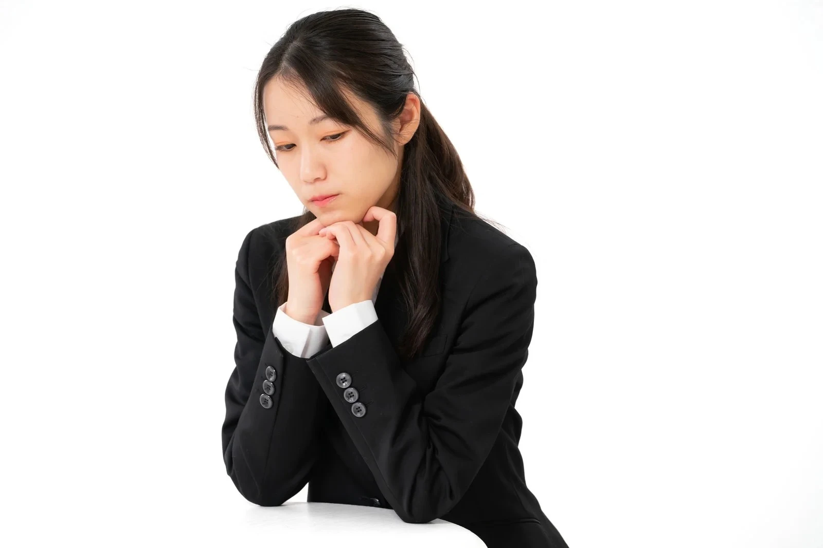 寂しさを周りに匂わす女性