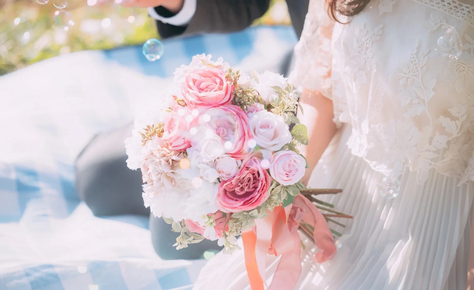 清楚なブーケの花束アップ